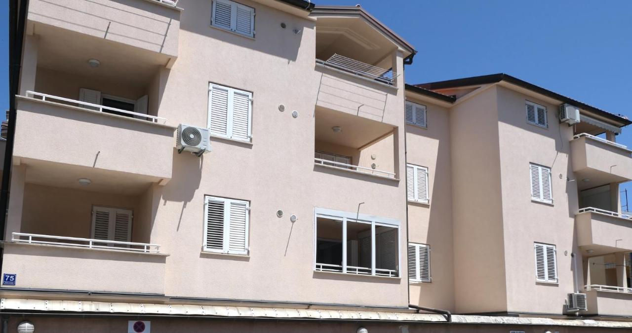 Apartment Leida 1 메덜린 외부 사진